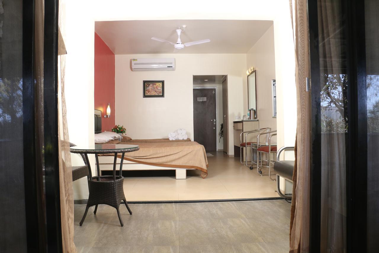 Hotel Anando , Saputara Bagian luar foto